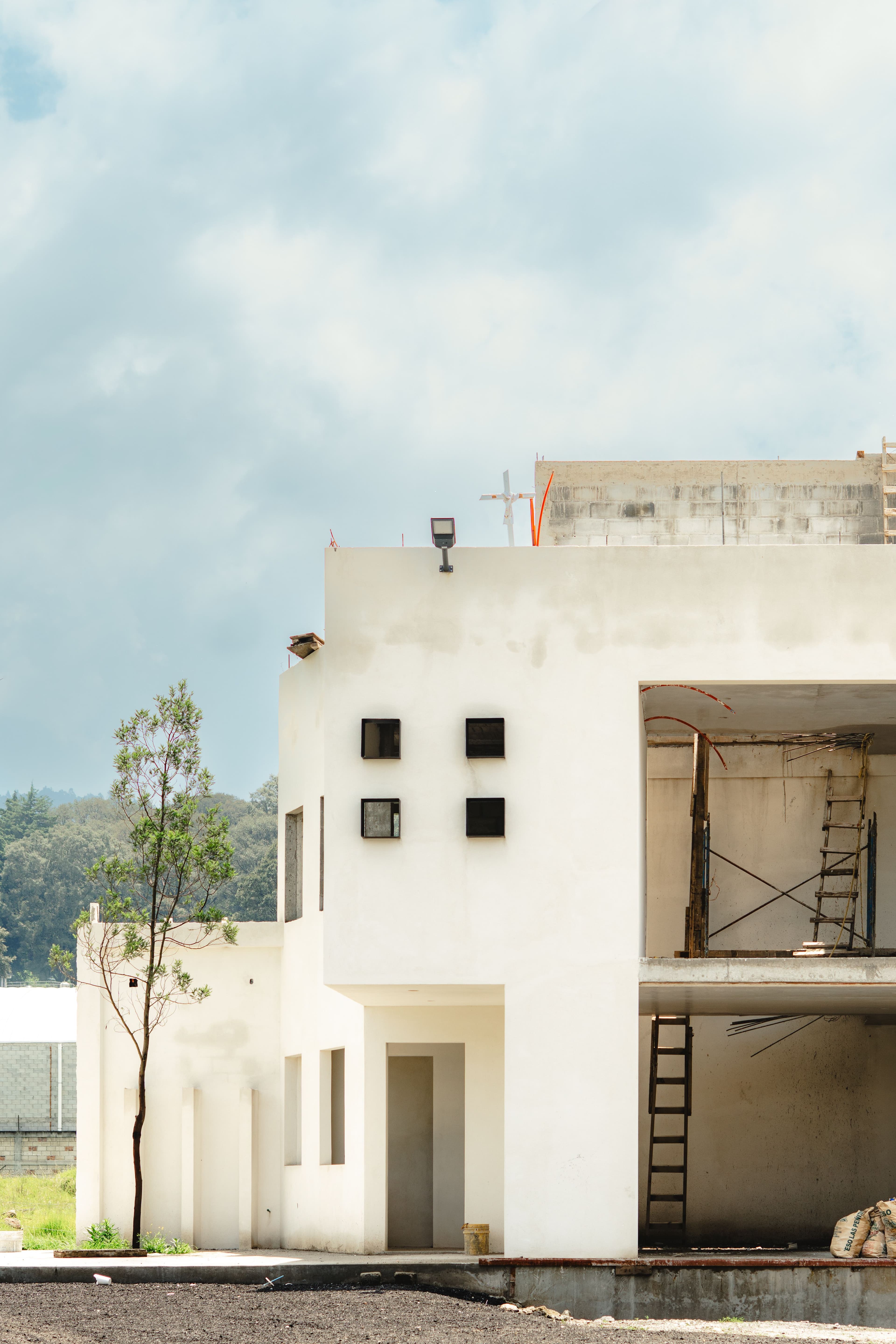 Obra en construcción documentada en Hito